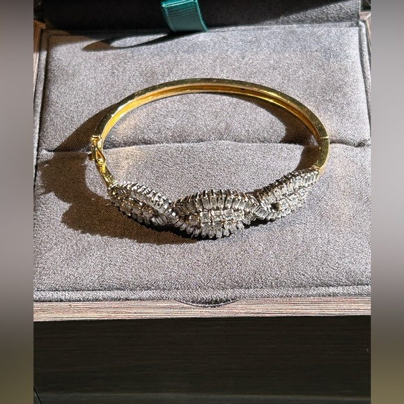 Estate 3.90 Carat Diamond and 14K Gold Bracelet - Picture 2 of 5